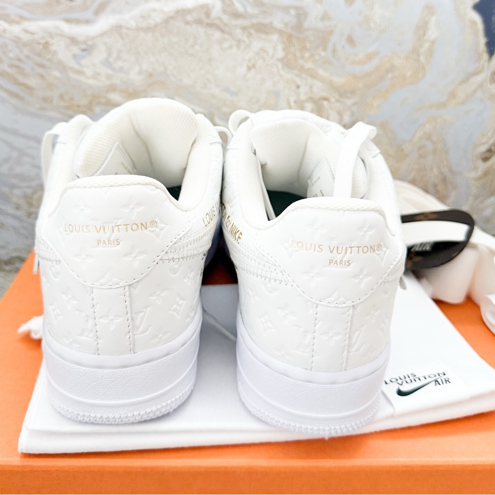 Louis Vuitton X NIKE AIR FORCE 1 Calfskin Monogram Mens Low Top White Sneakers - Picture 6 of 15